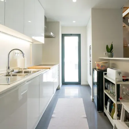 Rooftop By Moje アパート アルヴォル