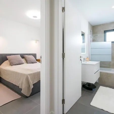 Rooftop By Moje アパート アルヴォル